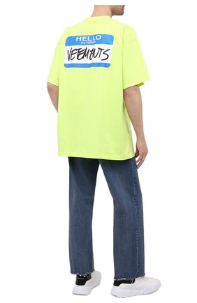 Мужская хлопковая футболка VETEMENTS светло-зеленого цвета по цене 36300 руб., арт. UA52TR330Y 1602/M | Фото 2 Мужская хлопковая футболка VETEMENTS светло-зеленого цвета, арт. UA52TR330Y 1602/M | Фото 2
