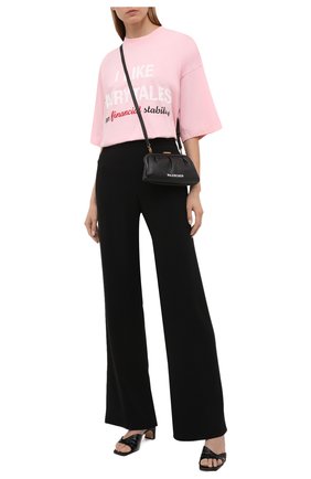 Женская хлопковая футболка VETEMENTS розового цвета по цене 46650 руб., арт. UA52TR530P 1610/W | Фото 2 Женская хлопковая футболка VETEMENTS розового цвета, арт. UA52TR530P 1610/W | Фото 2