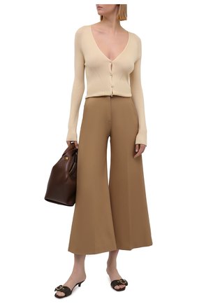 Женский хлопковые кюлоты VALENTINO коричневого цвета по цене 76050 руб., арт. VB0RB4A06C9 | Фото 2 Женский хлопковые кюлоты VALENTINO коричневого цвета, арт. VB0RB4A06C9 | Фото 2 (Женское Кросс-КТ: Брюки-одежда; Силуэт Ж (брюки и джинсы): Расклешенные; Стили: Романтичный; Материал внешний: Хлопок; Длина (брюки, джинсы): Укороченные)