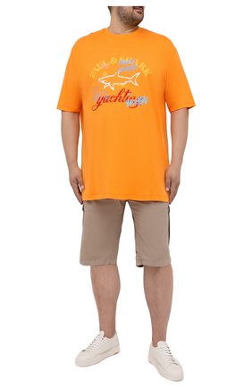 Мужские хлопковые шорты PAUL&SHARK бежевого цвета по цене 22500 руб., арт. 21414003/E7A/62-64 | Фото 2 Мужские хлопковые шорты PAUL&SHARK бежевого цвета, арт. 21414003/E7A/62-64 | Фото 2 (Мужское Кросс-КТ: Шорты-одежда; Материал внешний: Хлопок; Длина Шорты М: Ниже колена; Big sizes: Big Sizes; Принт: Без принта; Стили: Кэжуэл; Силуэт М (брюки): Карго; Случай: Повседневный)