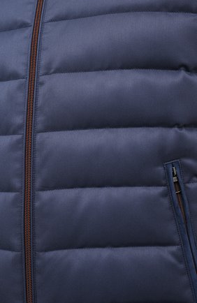 Мужской пуховый жилет LORO PIANA темно-синего цвета, арт. FAL8087 | Фото 5 (Кросс-КТ: Куртка; Материал внешний: Шелк; Материал подклада: Синтетический материал; Длина (верхняя одежда): Короткие; Материал утеплителя: Пух и перо; Стили: Кэжуэл)