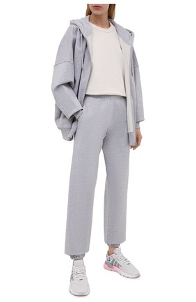 Женские хлопковые джоггеры HERON PRESTON FOR CALVIN KLEIN серого цвета по цене 15950 руб., арт. K20K203537 | Фото 2 Женские хлопковые джоггеры HERON PRESTON FOR CALVIN KLEIN серого цвета, арт. K20K203537 | Фото 2