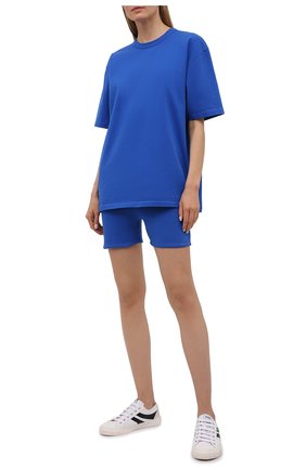 Женские хлопковые шорты HERON PRESTON FOR CALVIN KLEIN синего цвета по цене 7995 руб., арт. K20K203538 | Фото 2 Женские хлопковые шорты HERON PRESTON FOR CALVIN KLEIN синего цвета, арт. K20K203538 | Фото 2