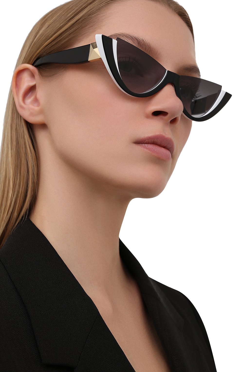 Женские солнцезащитные очки VALENTINO черно-белого цвета, арт. 4095-51818G | Фото 2 (Региональные  ограничения белый список (Axapta Mercury): RU; Тип очков: С/з; Оптика Гендер: оптика-женское; Очки форма: Cat-eye, Бабочка)