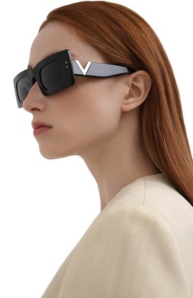 Женские черные солнцезащитные очки VALENTINO купить в интернет-магазине ...