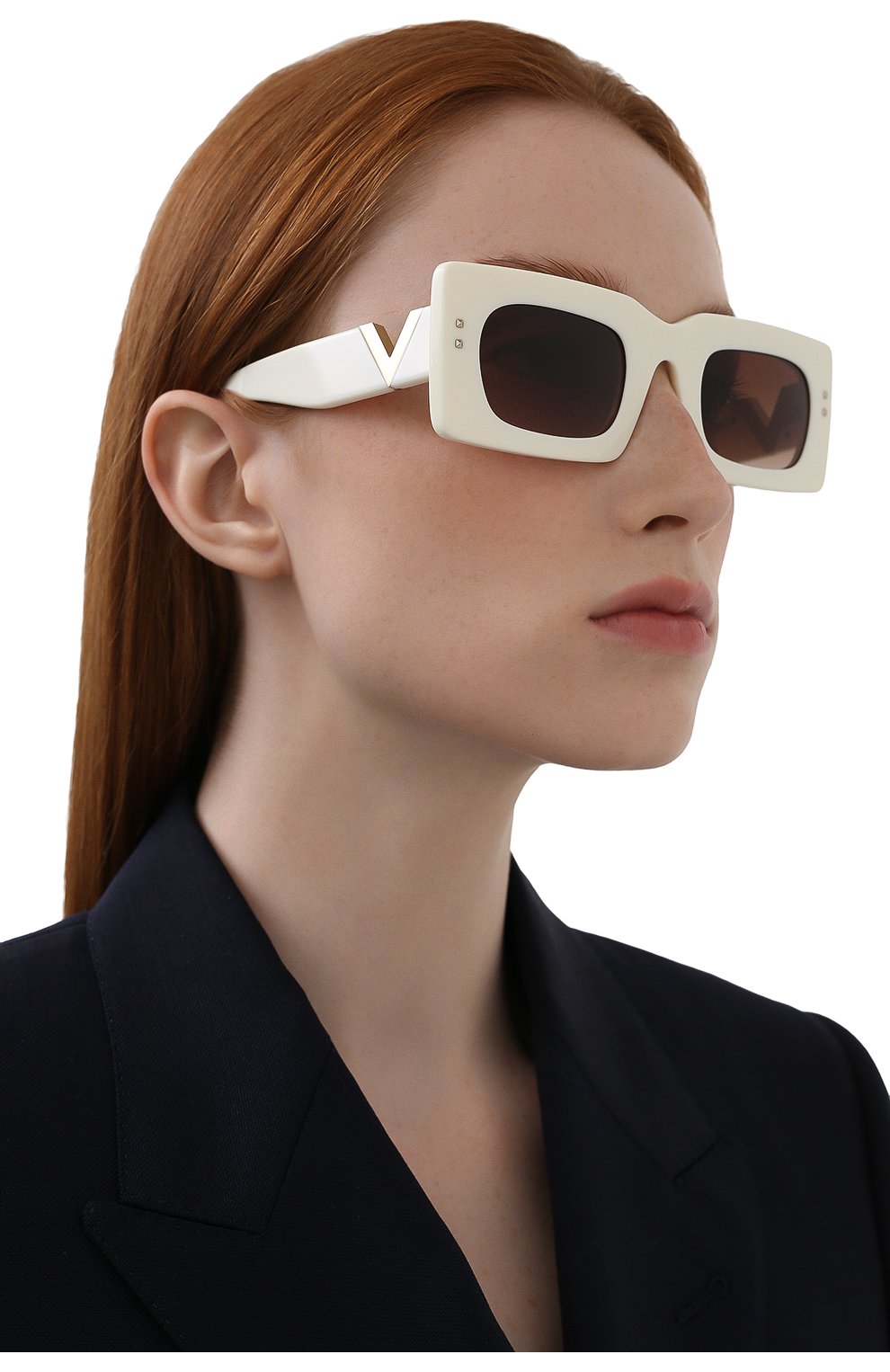 Женские солнцезащитные очки VALENTINO белого цвета, арт. 4094-511813 | Фото 2 (Региональные ограничения белый список (Axapta Mercury): RU; Тип очков: С/з; Оптика Гендер: оптика-женское; Очки форма: Прямоугольные)