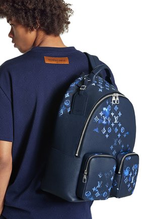 Мужской кожаный рюкзак multipocket LOUIS VUITTON темно-синего цвета по цене 286000 руб., арт. M57841 | Фото 2 Мужской кожаный рюкзак multipocket LOUIS VUITTON темно-синего цвета, арт. M57841 | Фото 2 (Материал: Натуральная кожа)