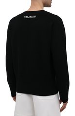 Мужской кашемировый свитер VALENTINO черного цвета, арт. WV3KC15D7K8 | Фото 4 (Материал внешний: Шерсть, Кашемир; Рукава: Длинные; Принт: Без принта; Длина (для топов): Стандартные; Мужское Кросс-КТ: Свитер-одежда; Стили: Кэжуэл)
