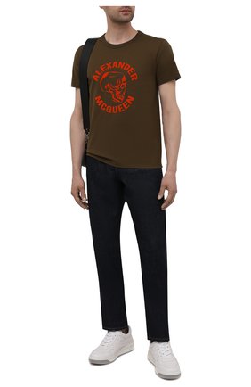 Мужская хлопковая футболка ALEXANDER MCQUEEN хаки цвета по цене 53350 руб., арт. 662566/QRZ81 | Фото 2 Мужская хлопковая футболка ALEXANDER MCQUEEN хаки цвета, арт. 662566/QRZ81 | Фото 2 (Длина (для топов): Стандартные; Материал внешний: Хлопок; Рукава: Короткие; Стили: Панк; Принт: С принтом)