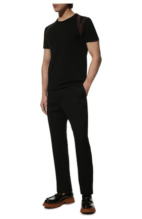Мужская хлопковая футболка ALEXANDER MCQUEEN черного цвета, арт. 659607/QRX03 | Фото 2 (Принт: Без принта; Рукава: Короткие; Длина (для топов): Стандартные; Материал внешний: Хлопок; Стили: Кэжуэл)