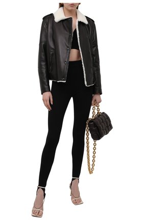 Женская кожаная куртка TOM FORD черного цвета по цене 532000 руб., арт. GIL473-FUX145 | Фото 2 Женская кожаная куртка TOM FORD черного цвета, арт. GIL473-FUX145 | Фото 2 (Длина (верхняя одежда): Короткие; Материал внешний: Натуральный мех; Рукава: Длинные; Стили: Кэжуэл; Женское Кросс-КТ: Замша и кожа)