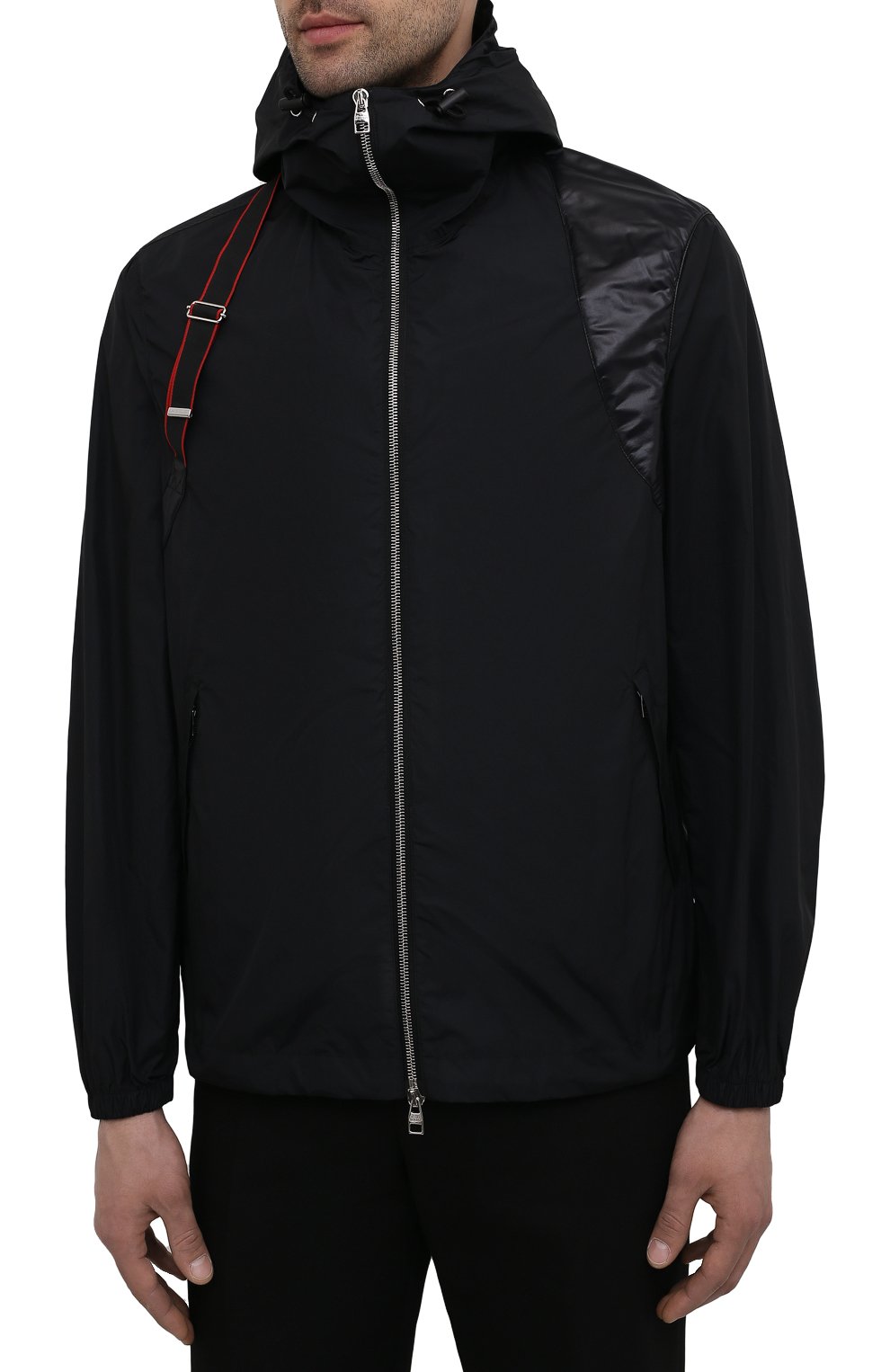Мужская куртка ALEXANDER MCQUEEN черного цвета, арт. 662324/QRR21 | Фото 3 (Кросс-КТ: Куртка, Ветровка; Рукава: Длинные; Материал внешний: Синтетический материал; Стили: Гранж; Длина (верхняя одежда): Короткие)