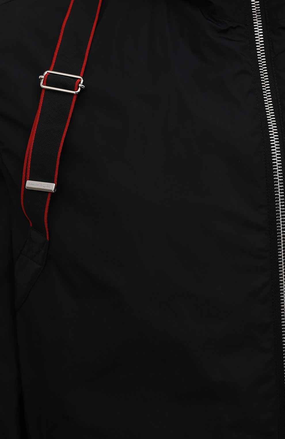 Мужская куртка ALEXANDER MCQUEEN черного цвета, арт. 662324/QRR21 | Фото 5 (Кросс-КТ: Куртка, Ветровка; Рукава: Длинные; Материал внешний: Синтетический материал; Стили: Гранж; Длина (верхняя одежда): Короткие)