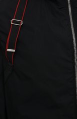 Мужская куртка ALEXANDER MCQUEEN черного цвета, арт. 662324/QRR21 | Фото 5 (Кросс-КТ: Куртка, Ветровка; Рукава: Длинные; Материал внешний: Синтетический материал; Стили: Гранж; Длина (верхняя одежда): Короткие)