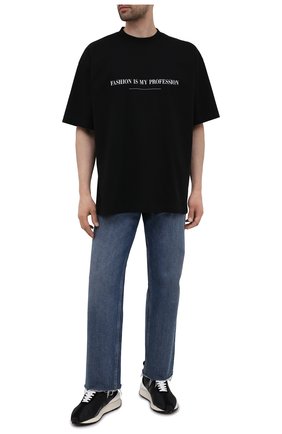 Мужская хлопковая футболка VETEMENTS черного цвета по цене 34950 руб., арт. UA52TR260B 1610/M | Фото 2 Мужская хлопковая футболка VETEMENTS черного цвета, арт. UA52TR260B 1610/M | Фото 2