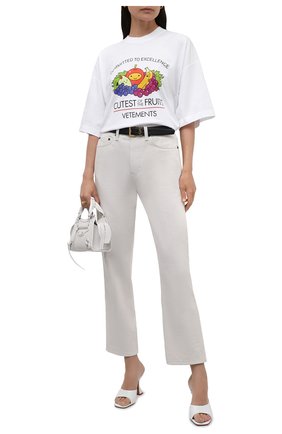 Женская хлопковая футболка VETEMENTS белого цвета по цене 37600 руб., арт. UA52TR360W 1611/W | Фото 2 Женская хлопковая футболка VETEMENTS белого цвета, арт. UA52TR360W 1611/W | Фото 2