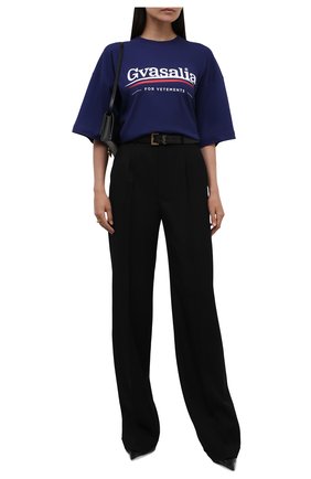 Женская хлопковая футболка VETEMENTS синего цвета по цене 33700 руб., арт. UA52TR220N 1611/W | Фото 2 Женская хлопковая футболка VETEMENTS синего цвета, арт. UA52TR220N 1611/W | Фото 2