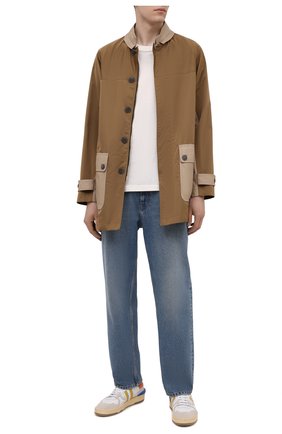 Мужской плащ с кожаной отделкой GIORGIO ARMANI бежевого цвета по цене 372500 руб., арт. 1WG0C065/T02P3 | Фото 2 Мужской плащ с кожаной отделкой GIORGIO ARMANI бежевого цвета, арт. 1WG0C065/T02P3 | Фото 2 (Рукава: Длинные; Длина (верхняя одежда): До середины бедра; Материал внешний: Синтетический материал; Мужское Кросс-КТ: Плащ-верхняя одежда; Стили: Кэжуэл)