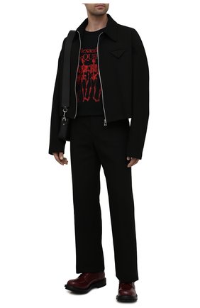 Мужская хлопковая футболка ALEXANDER MCQUEEN черного цвета по цене 20600 руб., арт. 662547/QRZ61 | Фото 2 Мужская хлопковая футболка ALEXANDER MCQUEEN черного цвета, арт. 662547/QRZ61 | Фото 2 (Материал внешний: Хлопок; Рукава: Короткие; Длина (для топов): Стандартные; Принт: С принтом; Стили: Панк)