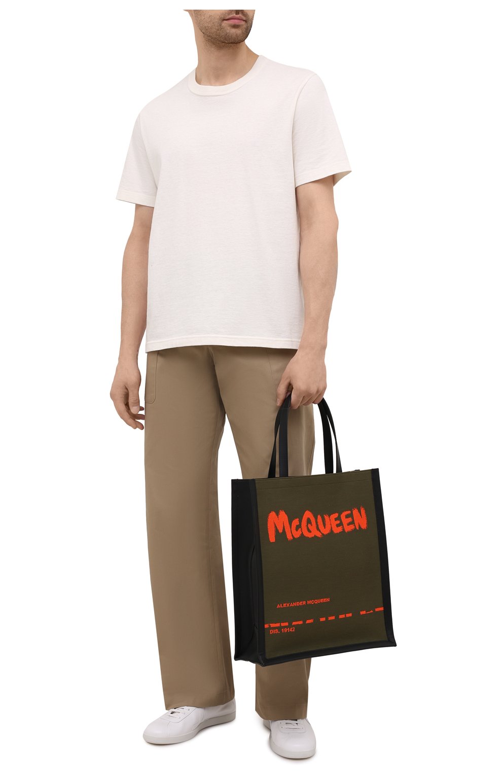 Мужская текстильная сумка-шопер ALEXANDER MCQUEEN хаки цвета по цене 77600 руб., арт. 653165/2B410 | Фото 2 Мужская текстильная сумка-шопер ALEXANDER MCQUEEN хаки цвета, арт. 653165/2B410 | Фото 2