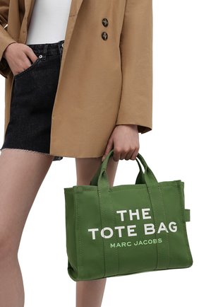 Женский сумка-тоут the traveller small MARC JACOBS (THE) зеленого цвета по цене 0 руб., арт. M0016161 | Фото 2 Женский сумка-тоут the traveller small MARC JACOBS (THE) зеленого цвета, арт. M0016161 | Фото 2 (Сумки-технические: Сумки-шопперы; Ремень/цепочка: На ремешке; Материал: Текстиль; Размер: small)