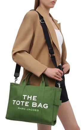 Женский сумка-тоут the traveller small MARC JACOBS (THE) зеленого цвета по цене 0 руб., арт. M0016161 | Фото 5 Женский сумка-тоут the traveller small MARC JACOBS (THE) зеленого цвета, арт. M0016161 | Фото 5 (Сумки-технические: Сумки-шопперы; Ремень/цепочка: На ремешке; Материал: Текстиль; Размер: small)