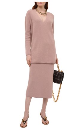 Женский кашемировый свитер TOM FORD розового цвета по цене 148500 руб., арт. MAK1090-YAX225 | Фото 2 Женский кашемировый свитер TOM FORD розового цвета, арт. MAK1090-YAX225 | Фото 2