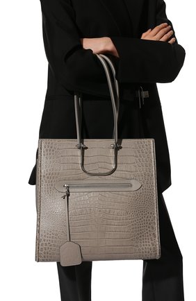 Женский сумка-шопер tall story ALEXANDER MCQUEEN светло-серого цвета, арт. 624973/1XBZY | Фото 2 (Материал: Натуральная кожа; Сумки-технические: Сумки-шопперы; Размер: medium)