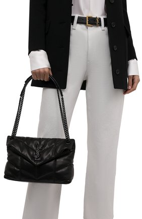 Женская сумка puffer loulou small SAINT LAURENT черного цвета по цене 156000 руб., арт. 577476/1EL08 | Фото 2 Женская сумка puffer loulou small SAINT LAURENT черного цвета, арт. 577476/1EL08 | Фото 2 (Материал: Натуральная кожа; Сумки-технические: Сумки через плечо; Ремень/цепочка: На ремешке; Размер: small)