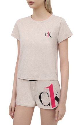 Женская хлопковая пижама CALVIN KLEIN бежевого цвета по цене 7570 руб., арт. QS6443E | Фото 2 Женская хлопковая пижама CALVIN KLEIN бежевого цвета, арт. QS6443E | Фото 2