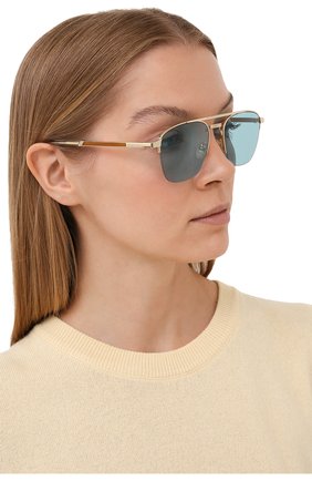 Женские солнцезащитные очки GUCCI голубого цвета по цене 39950 руб., арт. GG0985S 003 | Фото 2 Женские солнцезащитные очки GUCCI голубого цвета, арт. GG0985S 003 | Фото 2 (Тип очков: С/з; Оптика Гендер: оптика-унисекс; Очки форма: Прямоугольные)