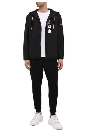 Мужская куртка CALVIN KLEIN черного цвета по цене 10900 руб., арт. KM0KM00597 | Фото 2 Мужская куртка CALVIN KLEIN черного цвета, арт. KM0KM00597 | Фото 2