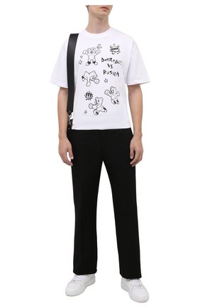Мужская хлопковая футболка DOMREBEL белого цвета по цене 13400 руб., арт. RUMBLE/B0X T-SHIRT | Фото 2 Мужская хлопковая футболка DOMREBEL белого цвета, арт. RUMBLE/B0X T-SHIRT | Фото 2 (Материал внешний: Хлопок; Длина (для топов): Стандартные; Рукава: Короткие; Стили: Гранж; Принт: С принтом)