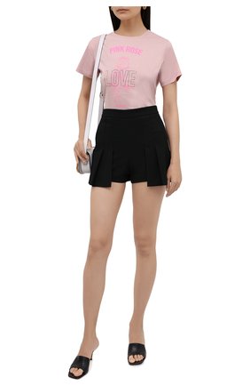 Женская хлопковая футболка REDVALENTINO светло-розового цвета по цене 14250 руб., арт. WR3MG11C/61U | Фото 2 Женская хлопковая футболка REDVALENTINO светло-розового цвета, арт. WR3MG11C/61U | Фото 2 (Материал внешний: Хлопок; Длина (для топов): Стандартные; Стили: Спорт-шик; Рукава: Короткие; Женское Кросс-КТ: Футболка-одежда; Принт: С принтом)