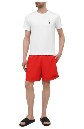 Мужские плавки-шорты CALVIN KLEIN красного цвета по цене 8655 руб., арт. KM0KM00552 | Фото 2 Мужские плавки-шорты CALVIN KLEIN красного цвета, арт. KM0KM00552 | Фото 2 (Материал внешний: Синтетический материал)