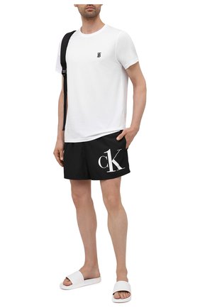 Мужские плавки-шорты CALVIN KLEIN черного цвета по цене 7510 руб., арт. KM0KM00591 | Фото 2 Мужские плавки-шорты CALVIN KLEIN черного цвета, арт. KM0KM00591 | Фото 2