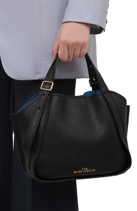 Женская сумка the director mini MARC JACOBS (THE) черного цвета по цене 39950 руб., арт. H008L01PF21 | Фото 2 Женская сумка the director mini MARC JACOBS (THE) черного цвета, арт. H008L01PF21 | Фото 2