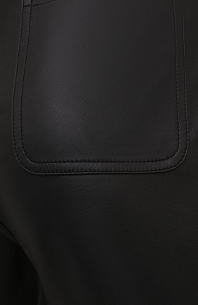 Женские кожаные брюки REDVALENTINO черного цвета, арт. WR3NF00M/639 | Фото 5 (Женское Кросс-КТ: Брюки-одежда, Кожаные брюки; Силуэт Ж (брюки и джинсы): Прямые; Стили: Гранж; Материал внешний: Натуральная кожа; Длина (брюки, джинсы): Укороченные)