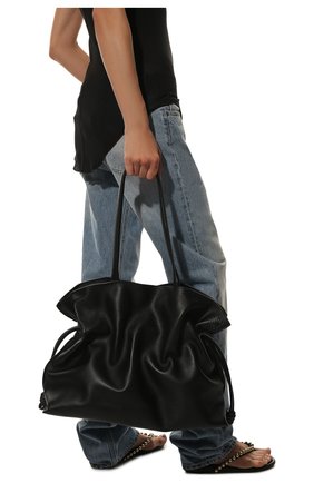 Женский сумка flamenco xl LOEWE черного цвета по цене 249500 руб., арт. A411X12X02 | Фото 2 Женский сумка flamenco xl LOEWE черного цвета, арт. A411X12X02 | Фото 2 (Материал: Натуральная кожа; Сумки-технические: Сумки-шопперы; Размер: large)