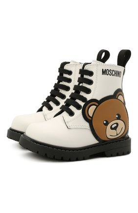 Детские кожаные ботинки MOSCHINO белого цвета по цене 29050 руб., арт. 68800/BRUN0/18-27 | Фото 1 Детские кожаные ботинки MOSCHINO белого цвета, арт. 68800/BRUN0/18-27 | Фото 1 (Материал внутренний: Натуральная кожа; Материал внешний: Кожа; Длина стельки: 17, 13, 15,2, 13,5, 15,8, 14)