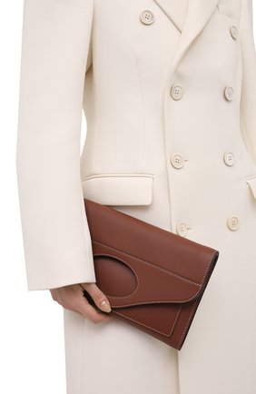 Женская сумка pocket BURBERRY коричневого цвета по цене 105000 руб., арт. 8041253 | Фото 2 Женская сумка pocket BURBERRY коричневого цвета, арт. 8041253 | Фото 2 (Материал: Натуральная кожа; Ремень/цепочка: На ремешке; Сумки-технические: Сумки через плечо)