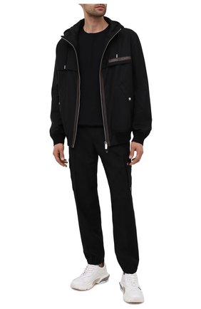 Мужской бомбер BERLUTI черного цвета по цене 277500 руб., арт. R200BL102-001 | Фото 2 Мужской бомбер BERLUTI черного цвета, арт. R200BL102-001 | Фото 2 (Кросс-КТ: Куртка; Материал внешний: Шерсть, Синтетический материал; Рукава: Длинные; Принт: Без принта; Длина (верхняя одежда): Короткие; Материал подклада: Купро; Стили: Кэжуэл)
