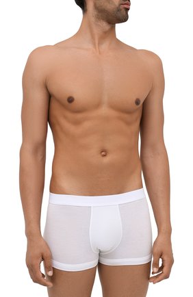 Мужские комплект из трех боксеров GIORGIO ARMANI белого цвета по цене 15900 руб., арт. 100103/CC811 | Фото 2 Мужские комплект из трех боксеров GIORGIO ARMANI белого цвета, арт. 100103/CC811 | Фото 2 (Материал внешний: Синтетический материал; Мужское Кросс-КТ: Трусы; Кросс-КТ: бельё)