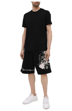 Мужские хлопковые шорты GIVENCHY черного цвета по цене 62350 руб., арт. BM50WT3Y6U | Фото 2 Мужские хлопковые шорты GIVENCHY черного цвета, арт. BM50WT3Y6U | Фото 2