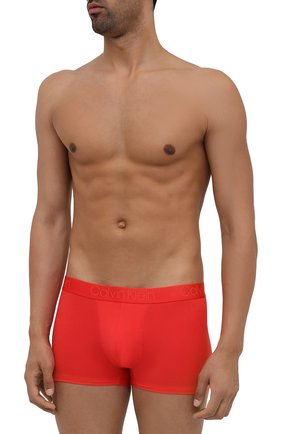 Мужские боксеры CALVIN KLEIN красного цвета по цене 3270 руб., арт. NB1556A | Фото 2 Мужские боксеры CALVIN KLEIN красного цвета, арт. NB1556A | Фото 2 (Материал внешний: Синтетический материал, Хлопок; Мужское Кросс-КТ: Трусы; Кросс-КТ: бельё)
