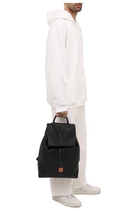 Мужской кожаный рюкзак LOEWE черного цвета по цене 185000 руб., арт. B871J17X01 | Фото 2 Мужской кожаный рюкзак LOEWE черного цвета, арт. B871J17X01 | Фото 2