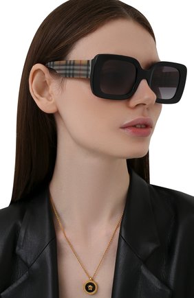 Женские солнцезащитные очки BURBERRY черного цвета по цене 19650 руб., арт. 4327-37578G | Фото 2 Женские солнцезащитные очки BURBERRY черного цвета, арт. 4327-37578G | Фото 2