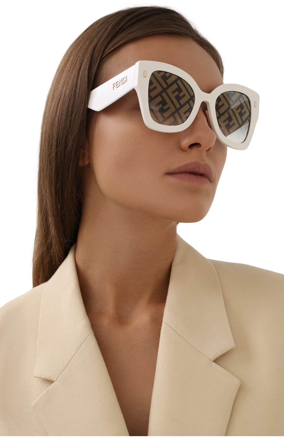 Женские солнцезащитные очки FENDI белого цвета по цене 25200 руб., арт. 0434/G SZJ | Фото 2 Женские солнцезащитные очки FENDI белого цвета, арт. 0434/G SZJ | Фото 2 (Тип очков: С/з; Оптика Гендер: оптика-женское; Очки форма: Бабочка)