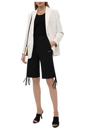 Женские шорты-бермуды OFF-WHITE черного цвета по цене 48150 руб., арт. 0WCA133S21FAB002 | Фото 2 Женские шорты-бермуды OFF-WHITE черного цвета, арт. 0WCA133S21FAB002 | Фото 2