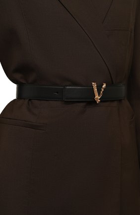 Женский кожаный ремень VERSACE золотого цвета по цене 33750 руб., арт. DCDH224/DV3T | Фото 2 Женский кожаный ремень VERSACE золотого цвета, арт. DCDH224/DV3T | Фото 2